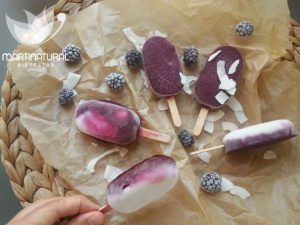 Heladitos de moras y remolacha con coco