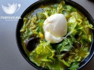 Sopa de apio que ayuda a desintoxicar el hígado